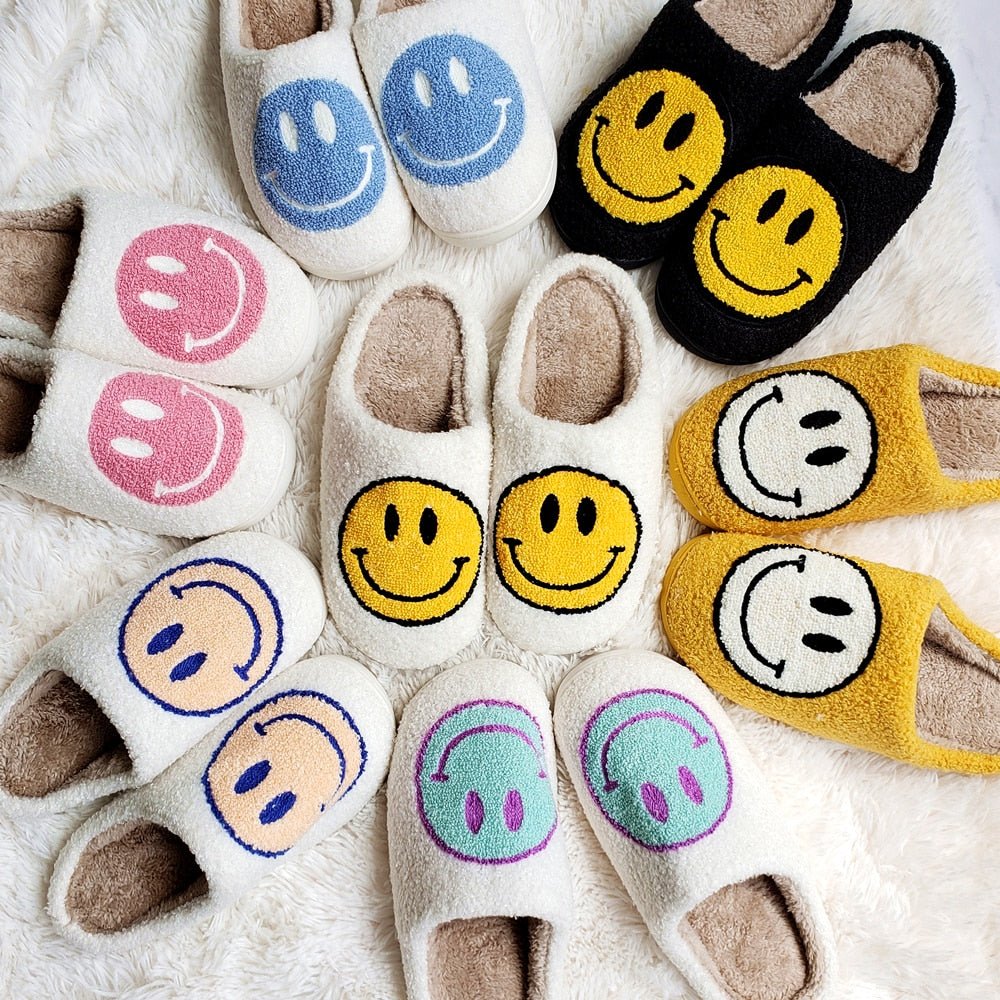 Kuschelige Pantoffeln mit großem Smiley-Gesicht