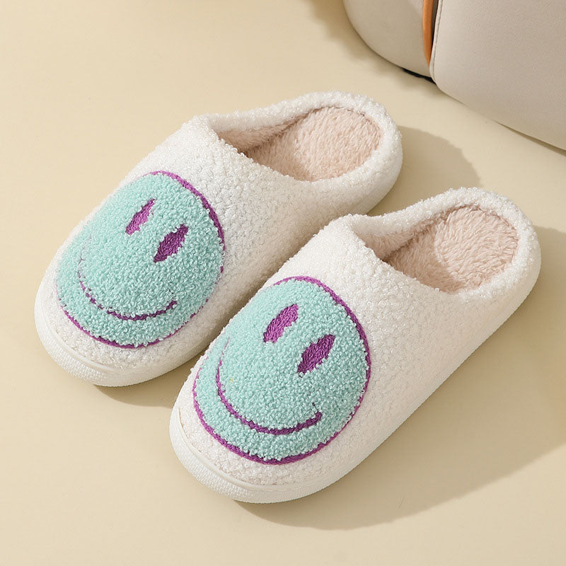 Kuschelige Pantoffeln mit großem Smiley-Gesicht