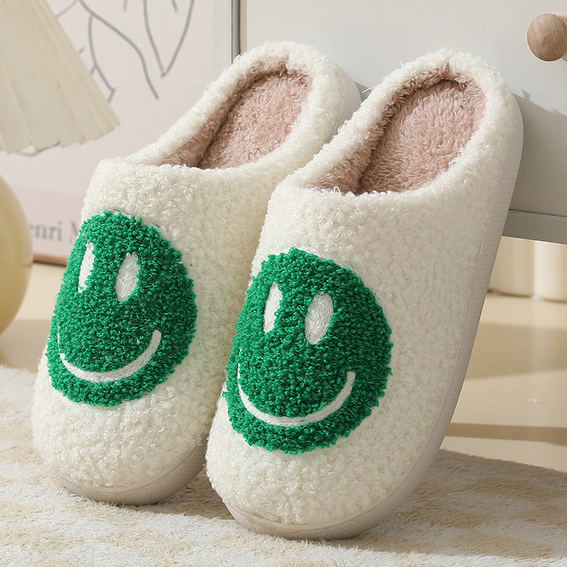 Kuschelige Pantoffeln mit großem Smiley-Gesicht
