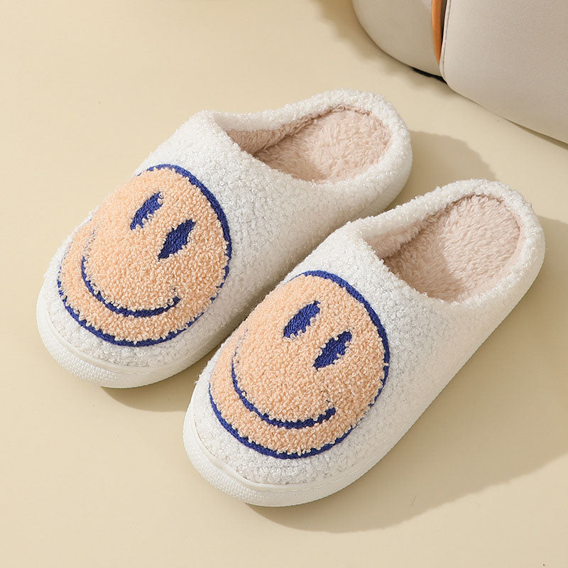 Kuschelige Pantoffeln mit großem Smiley-Gesicht