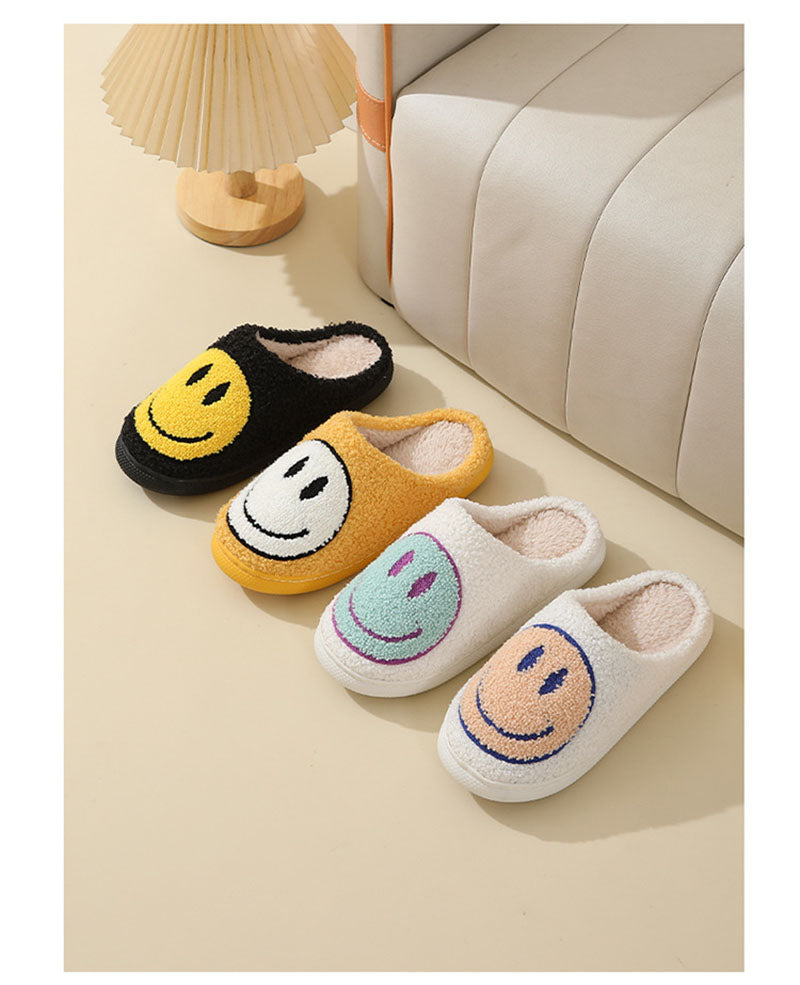 Kuschelige Pantoffeln mit großem Smiley-Gesicht