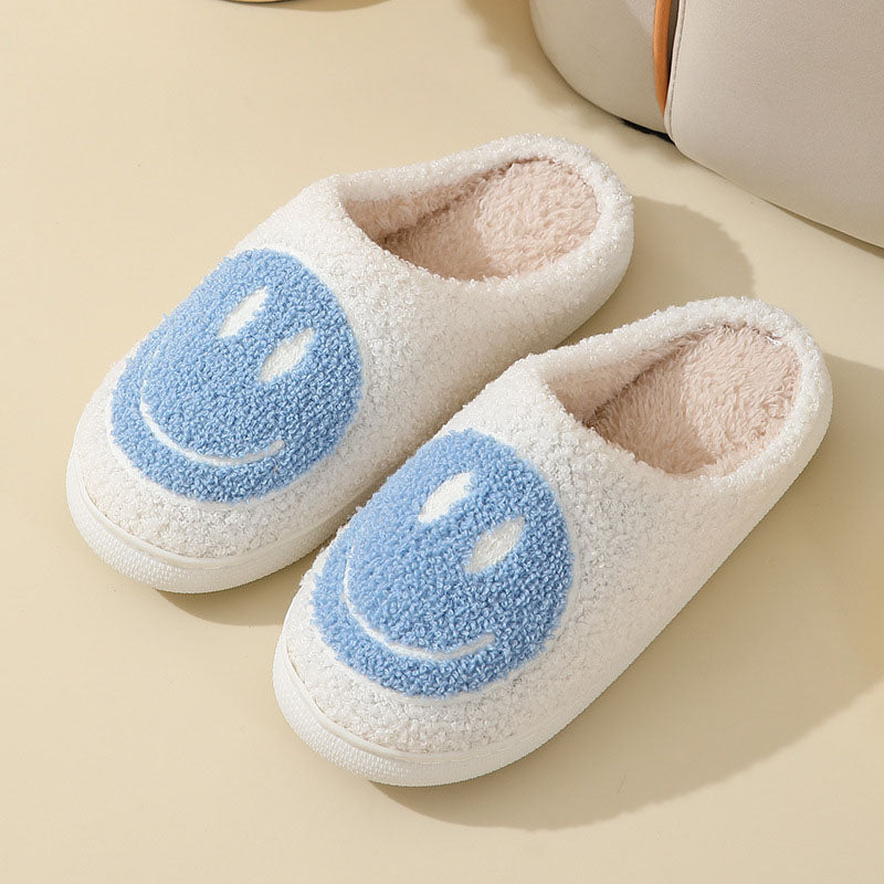 Kuschelige Pantoffeln mit großem Smiley-Gesicht