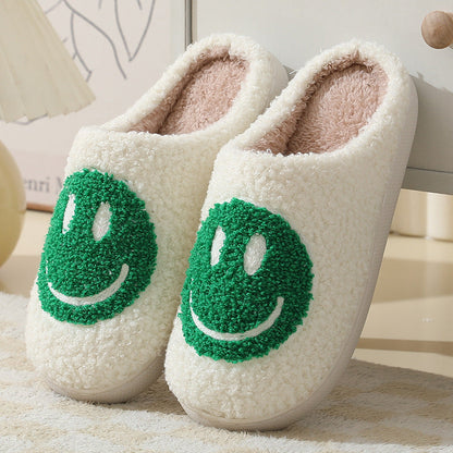 Kuschelige Pantoffeln mit großem Smiley-Gesicht