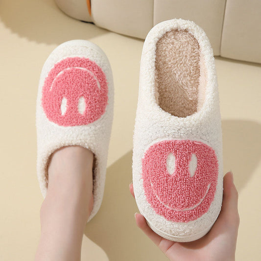 Kuschelige Pantoffeln mit großem Smiley-Gesicht