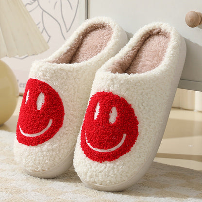 Kuschelige Pantoffeln mit großem Smiley-Gesicht